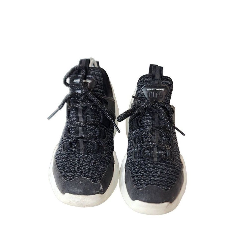 Skecher's D'Lites DLT-A Size 7 Black Women's Sneakers